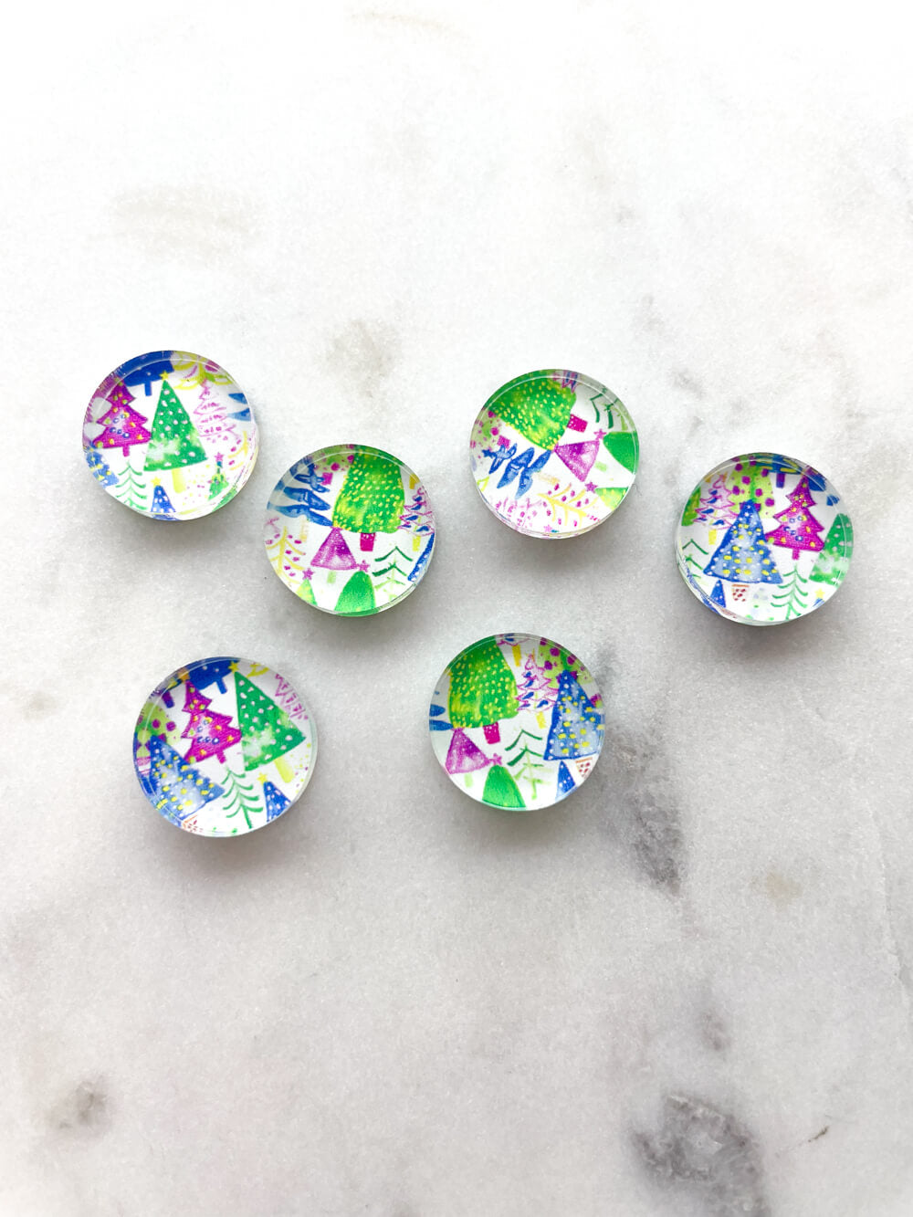 1.5cm Circle - Studs- Clear Acrylic - Christmas - 195