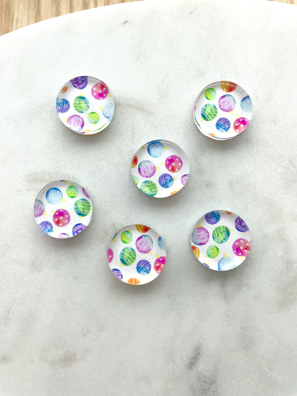 1.5cm Circle - Studs- Clear Acrylic - Christmas - 02