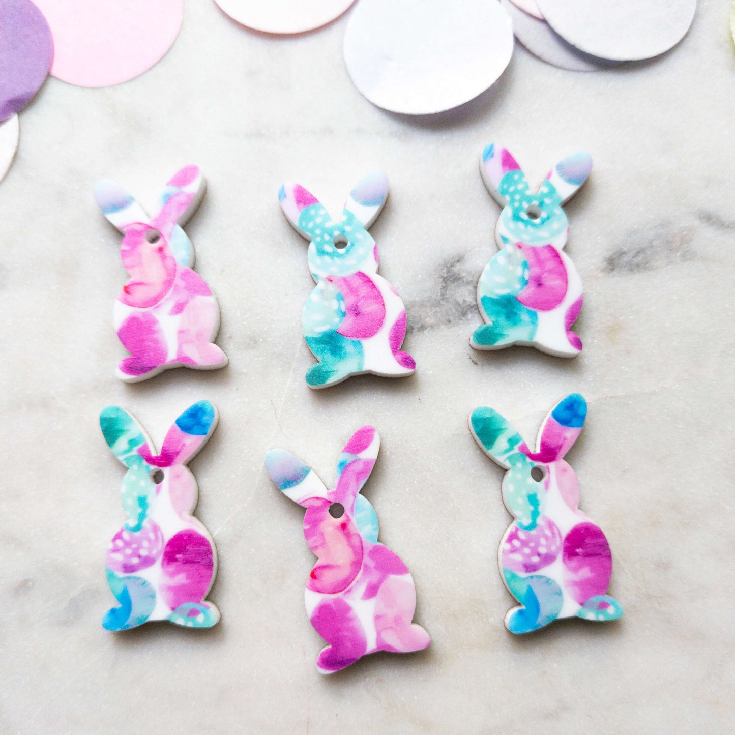 30mm - Easter 4 Shape - 1 Hole - White Acrylic - Easter - 07