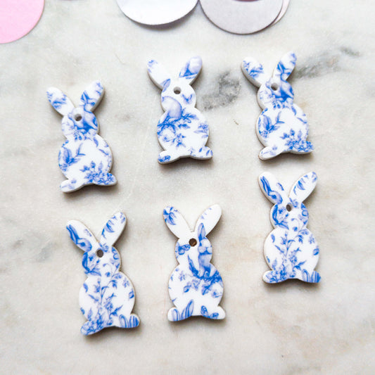 30mm - Easter 4 Shape - 1 Hole - White Acrylic - Easter - 81