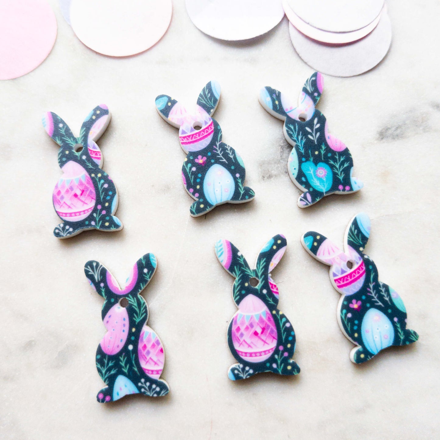30mm - Easter 4 Shape - 1 Hole - White Acrylic - Easter - 27