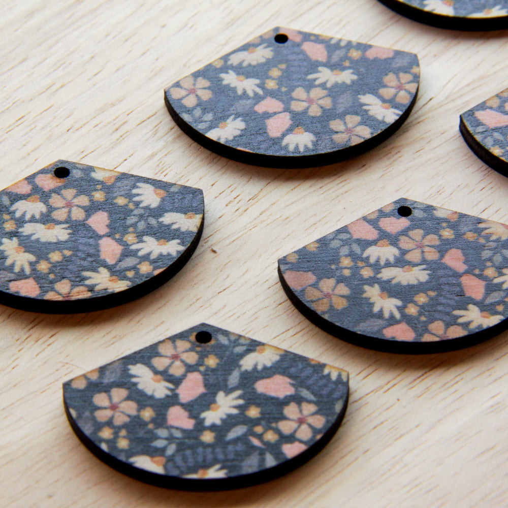 Wood - Fan Shape - 1 Hole - Transparent print - Wild Days - 01