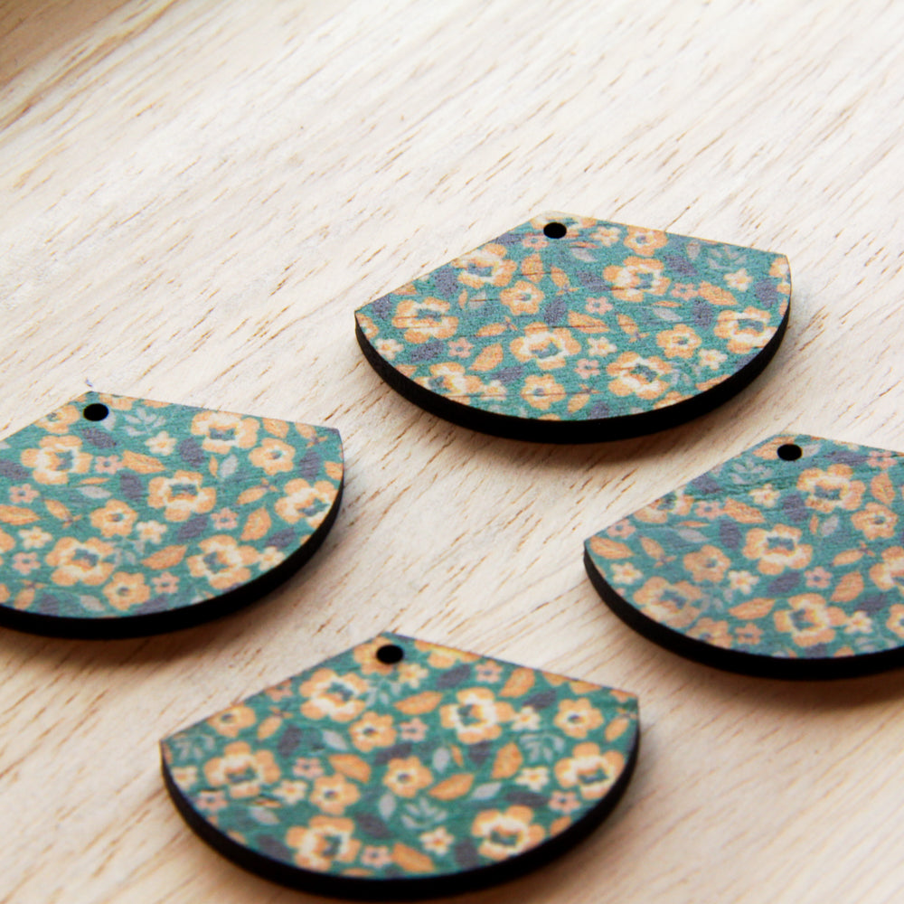Wood - Fan Shape - 1 Hole - Transparent print - Picnic - 12
