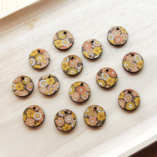 Wood - 20mm Circle- 1 Hole - Transparent print - Groovy - 03