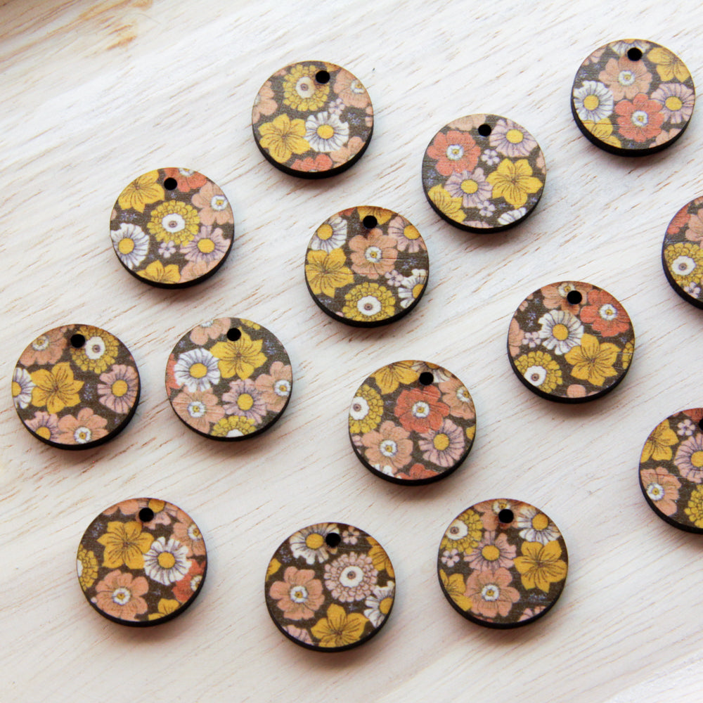 Wood - 20mm Circle- 1 Hole - Transparent print - Groovy - 03