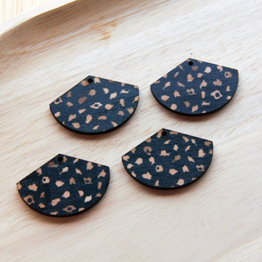 Wood - Fan Shape - 1 Hole - Transparent print - Leopard - 69