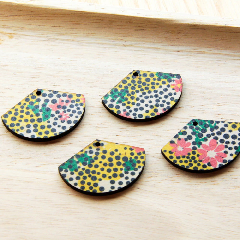 Wood - Fan Shape - 1 Hole - Transparent print - Summer Nights - 08