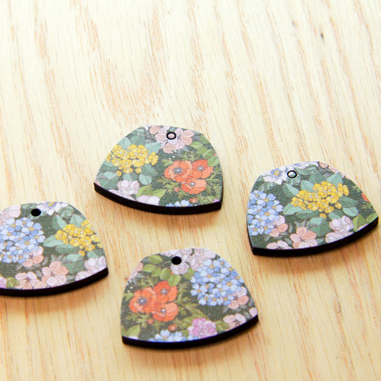 Wood - 3cm Shield - 1 hole (top) - Australiana - 86