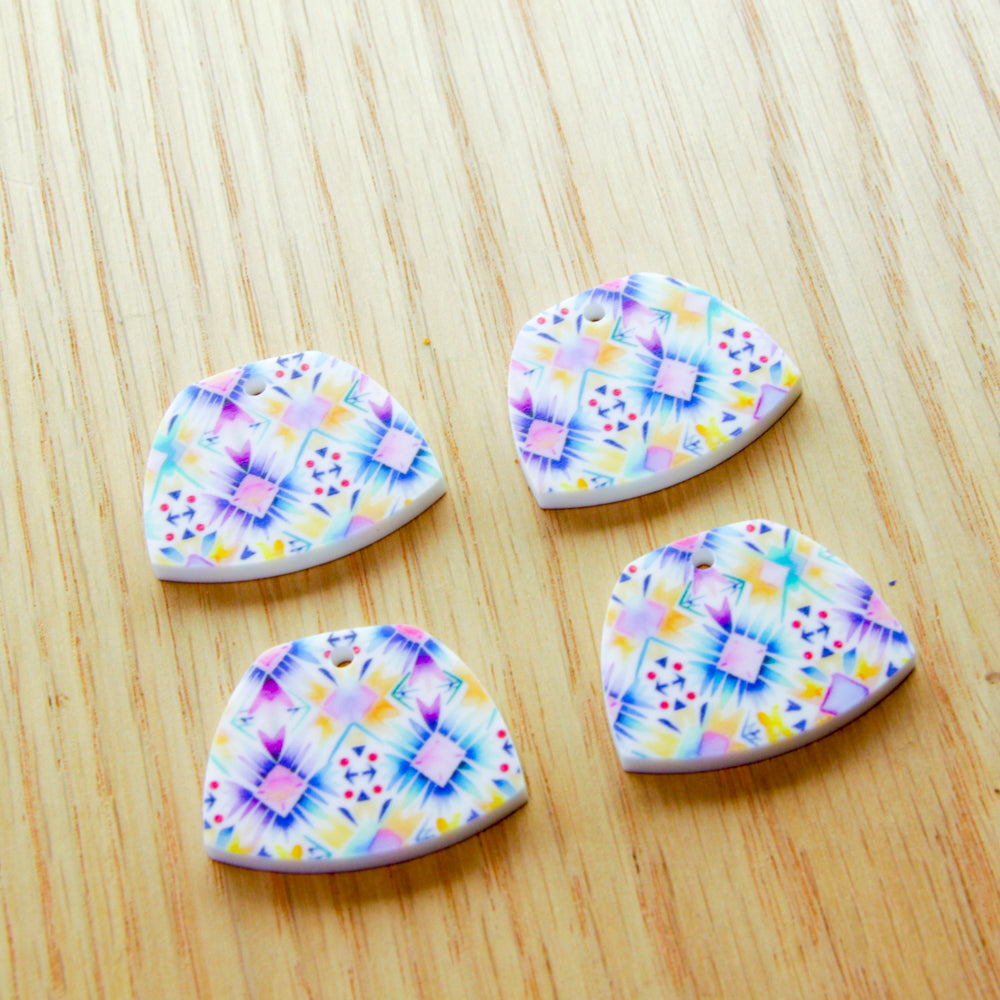 White Acrylic - 3cm Shield - 1 hole - Boho - 46