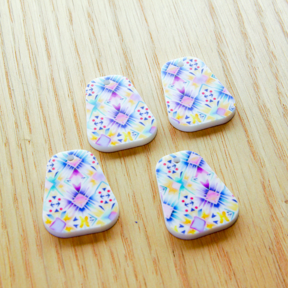 White Acrylic - 3cm Bell - 1 hole - Boho - 46