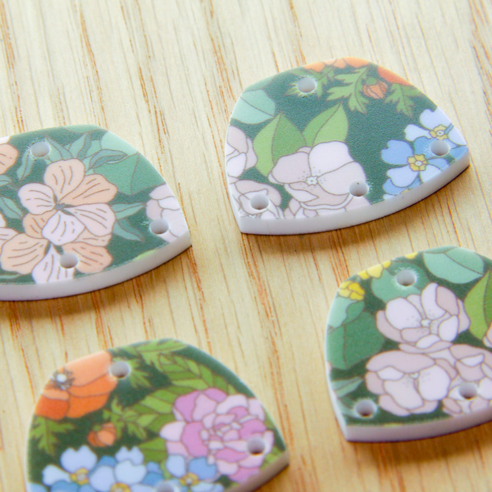 White Acrylic - 3cm Shield - 4 hole - Australiana - 86