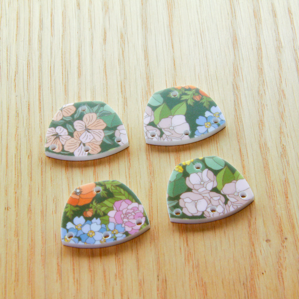White Acrylic - 3cm Shield - 4 hole - Australiana - 86