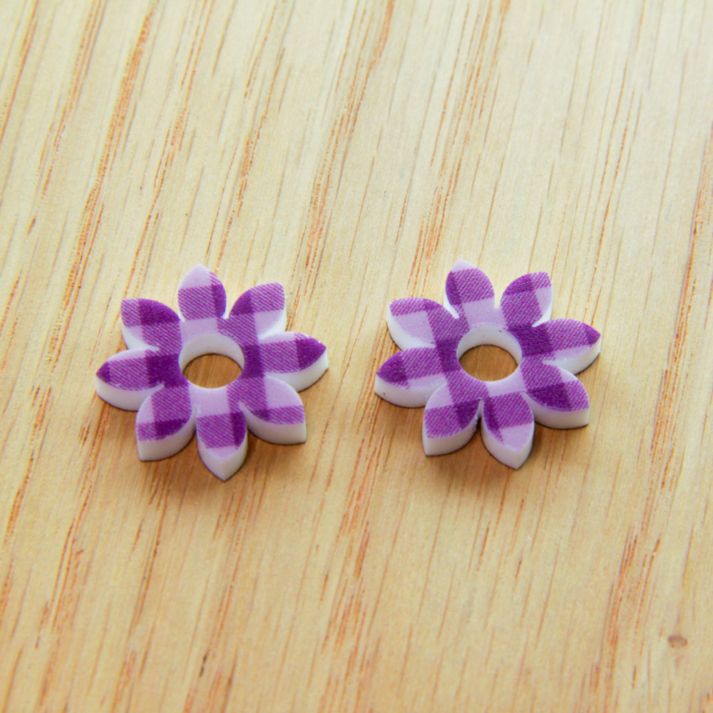 White Acrylic - 15mm - Flower 3 with large centre hole - Gingham - 25