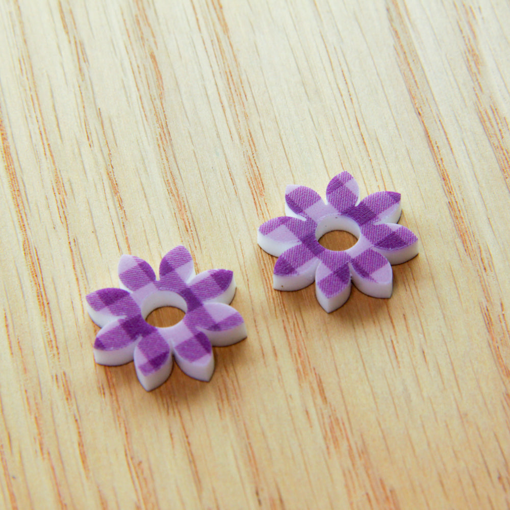 White Acrylic - 15mm - Flower 3 with large centre hole - Gingham - 25