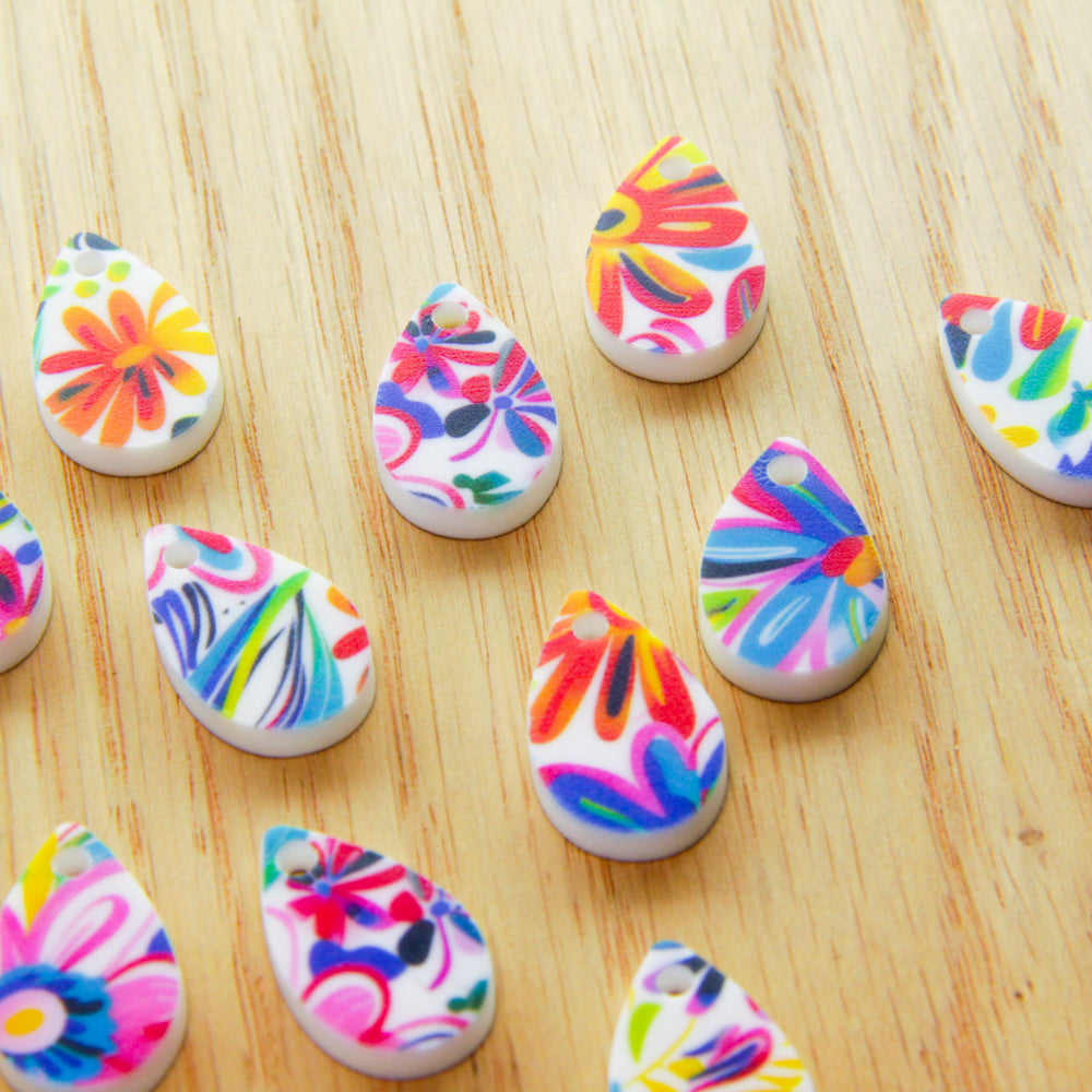 White Acrylic - 2cm - Teardrop 2 Shape - Bold Floral - 54
