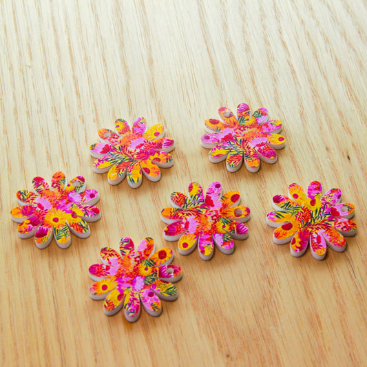 White Acrylic - 3cm Daisy- 1 hole - Bold Floral - 70