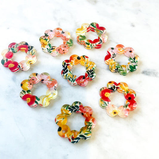 Clear Acrylic - 3cm - Flower 5 with large hole - 1 Hole -  Bold Floral - 73