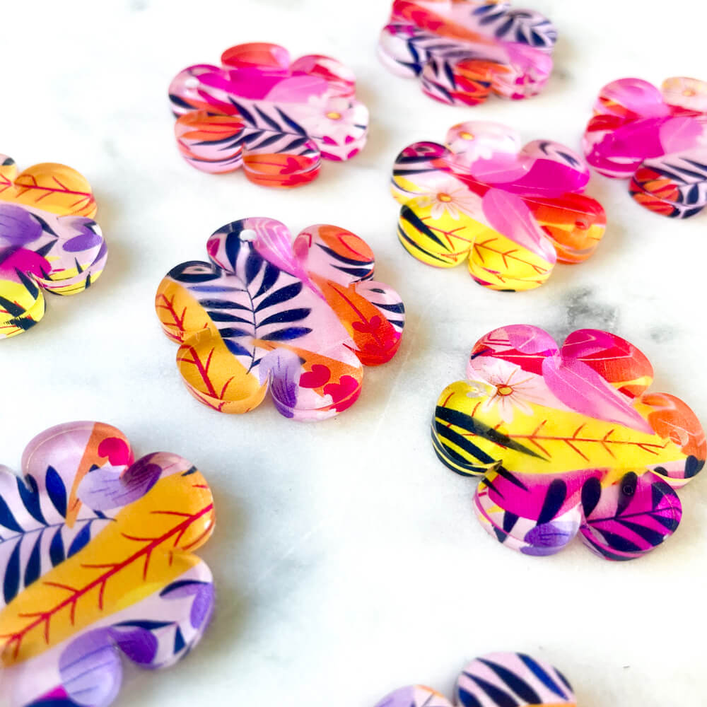 Clear Acrylic - 3cm - Flower 2 - 1 Hole -  Bold Floral - 92
