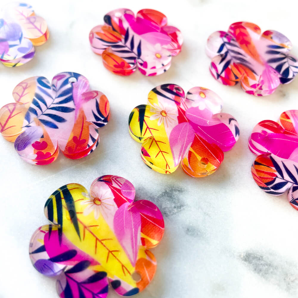 Clear Acrylic - 3cm - Flower 2 - 1 Hole -  Bold Floral - 92