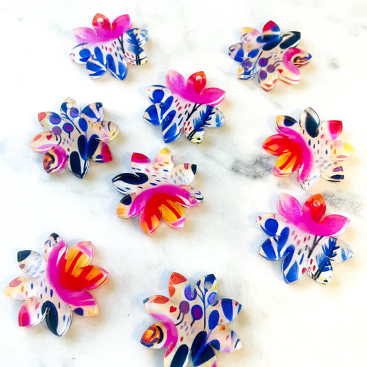 Clear Acrylic - 3cm - Flower 3 - 1 Hole -  Bold Floral - 82