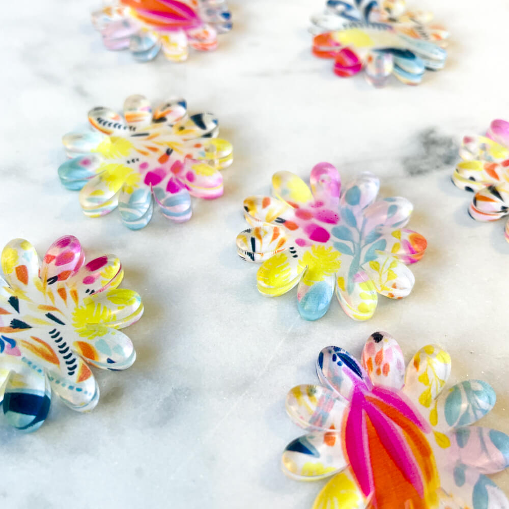 Clear Acrylic - 3cm - Daisy - 1 Hole -  Bold Floral - 80