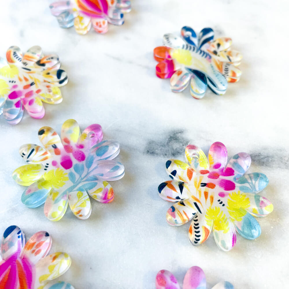 Clear Acrylic - 3cm - Daisy - 1 Hole -  Bold Floral - 80