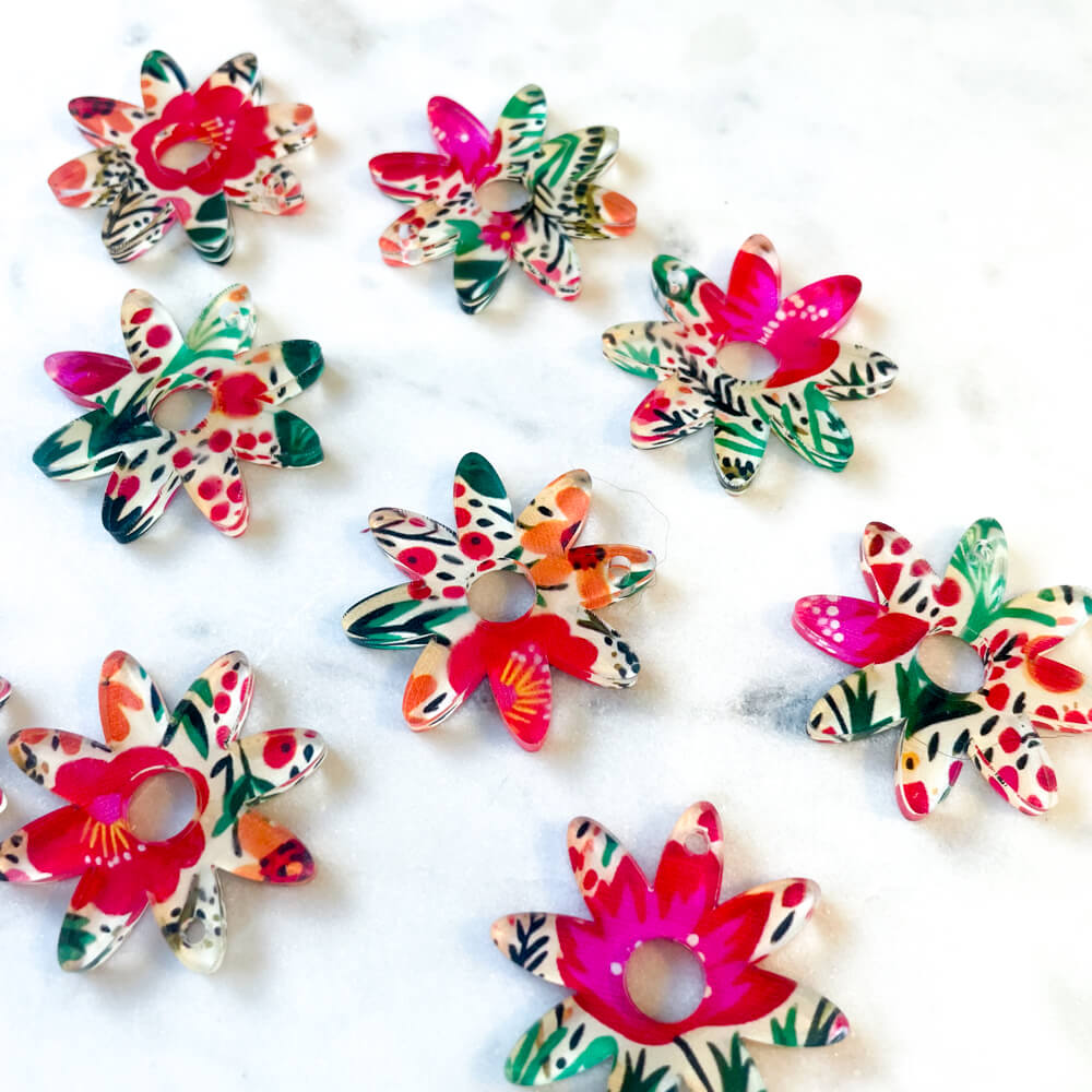 Clear Acrylic - 3cm - Flower 4 with large hole - 1 Hole -  Bold Floral - 76