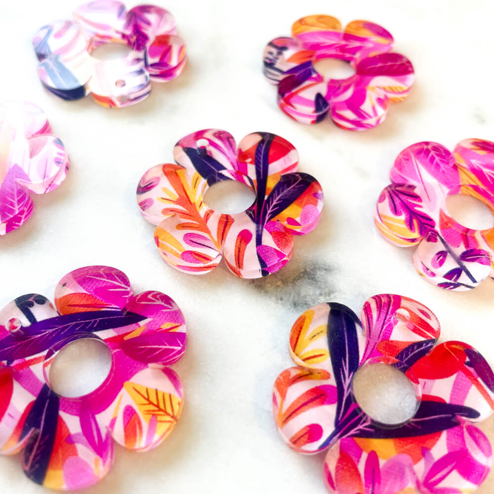 Clear Acrylic - 3cm - Flower 2 with large hole - 1 Hole -  Bold Floral - 91