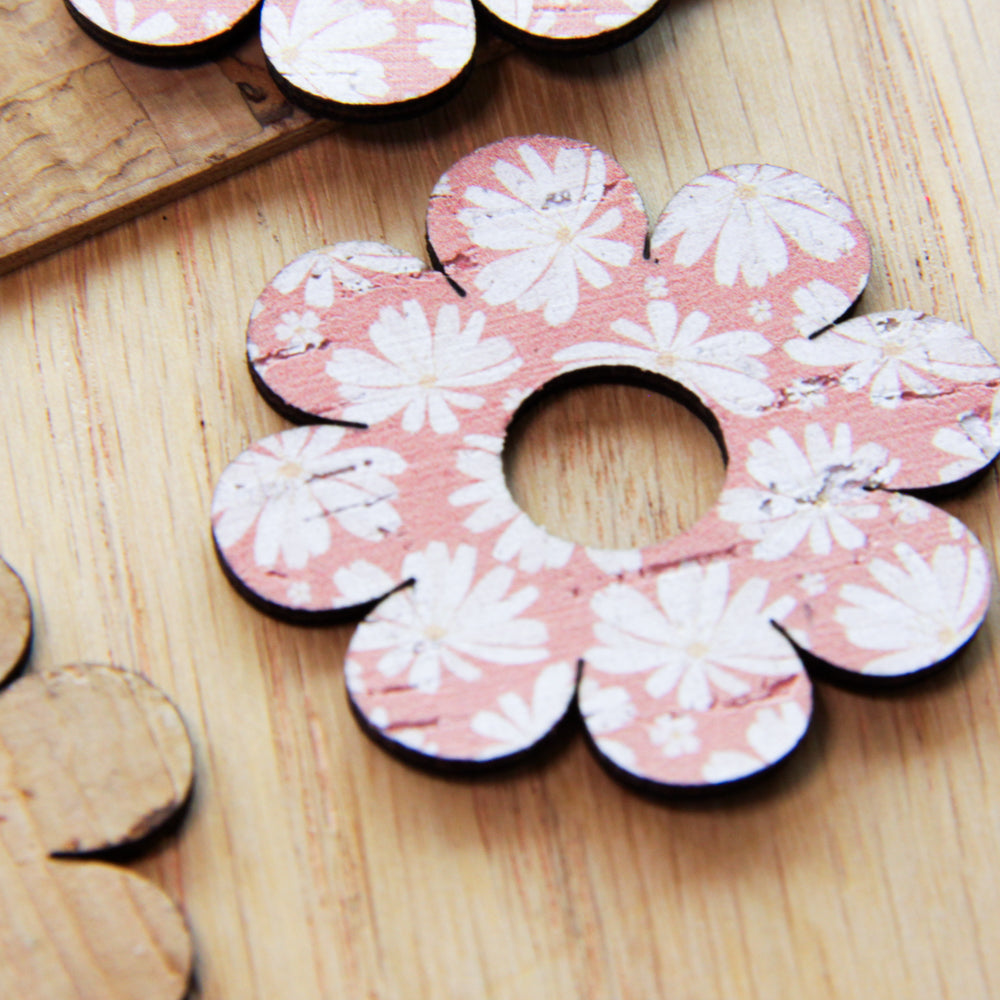 Cork - 40mm - Flower with large hole - Botanics - 17