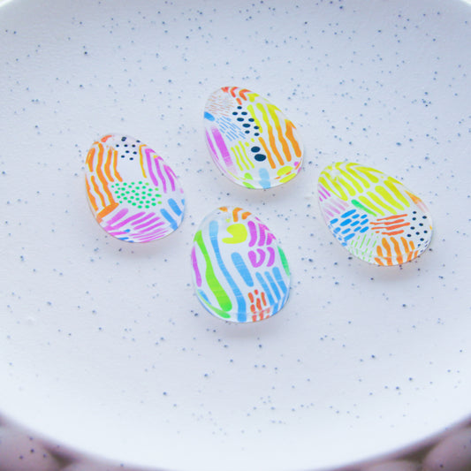 Clear Acrylic - Egg - 3x2cm - 1 Hole - Colourful Play - 09
