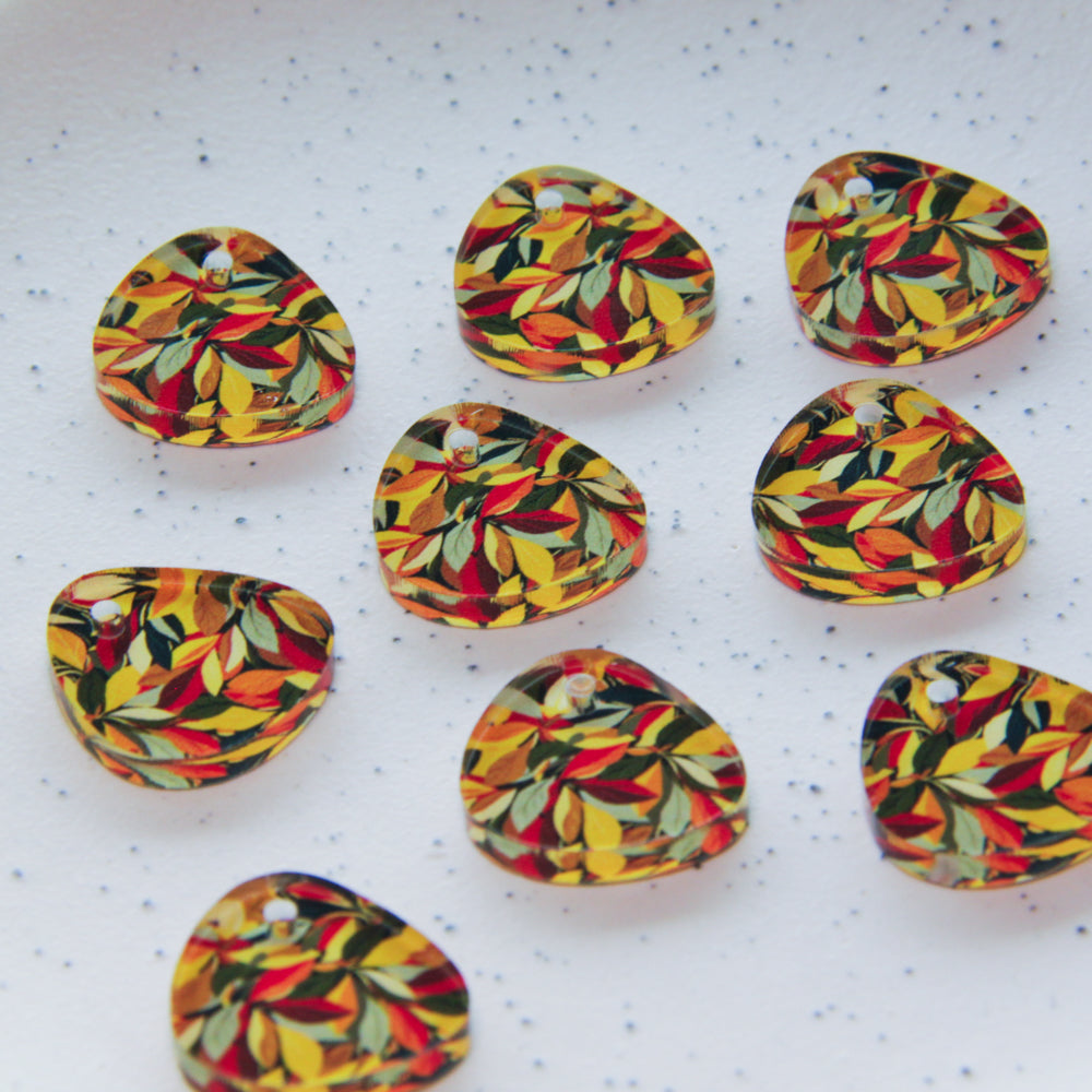 Clear Acrylic - 2cm Pebble - 1 Hole - Abstract Floral - 97