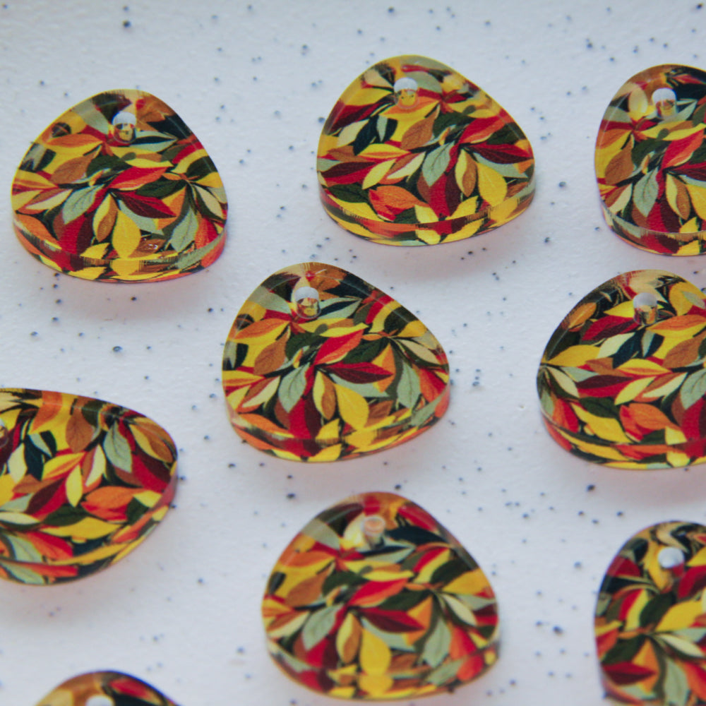 Clear Acrylic - 2cm Pebble - 1 Hole - Abstract Floral - 97