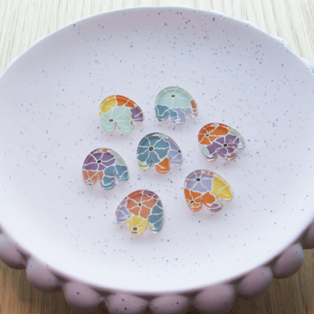 Clear Acrylic - 2cm Boho Flower - Studs - Abstract Floral - 10