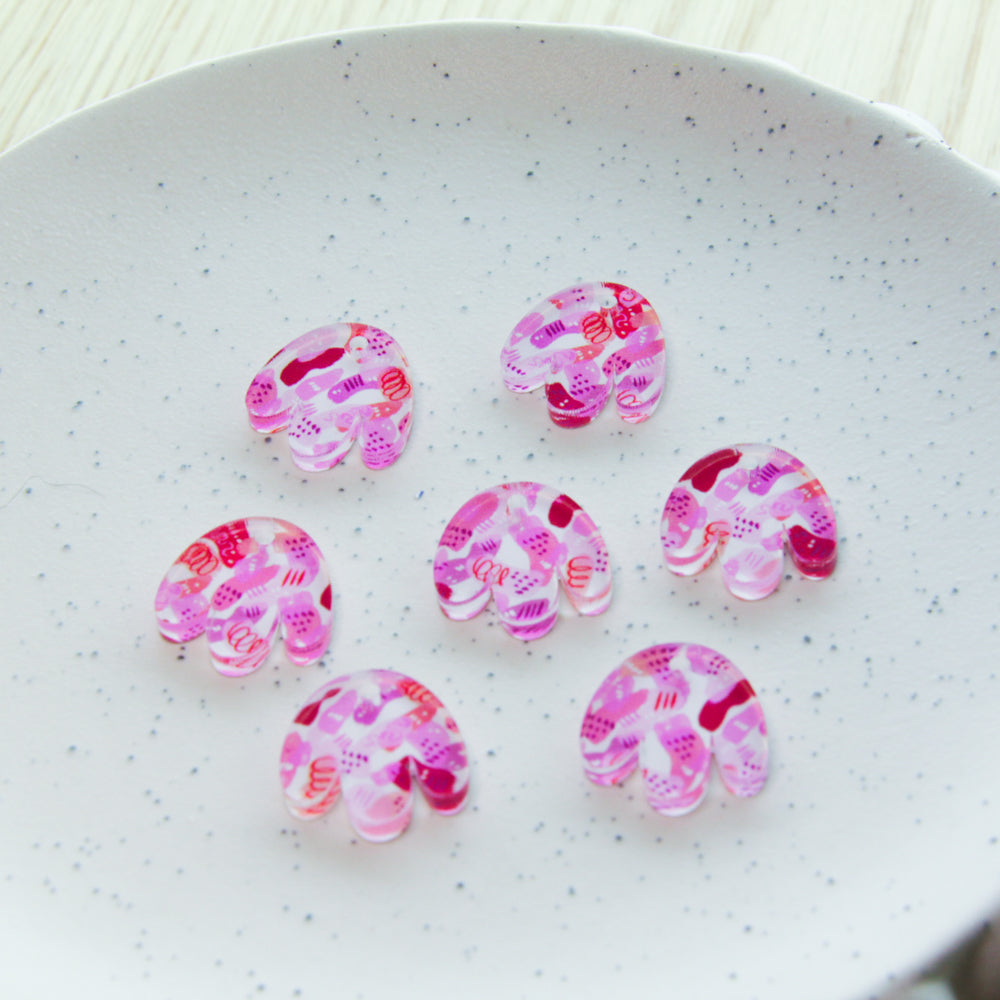 Clear Acrylic - 2cm Boho Flower - 1 Hole - Abstract Art - 73