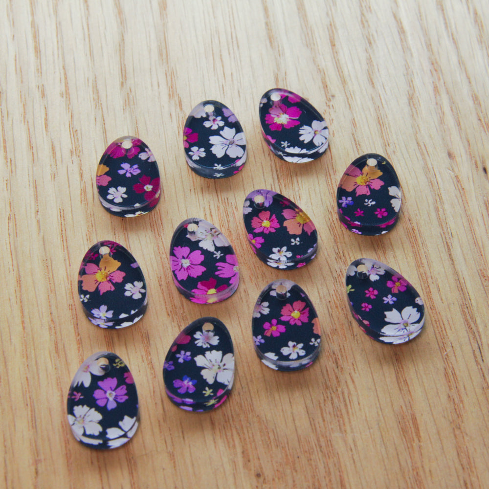 Clear Acrylic - 2cm Egg - 1 Hole - Blossoming Days - 25