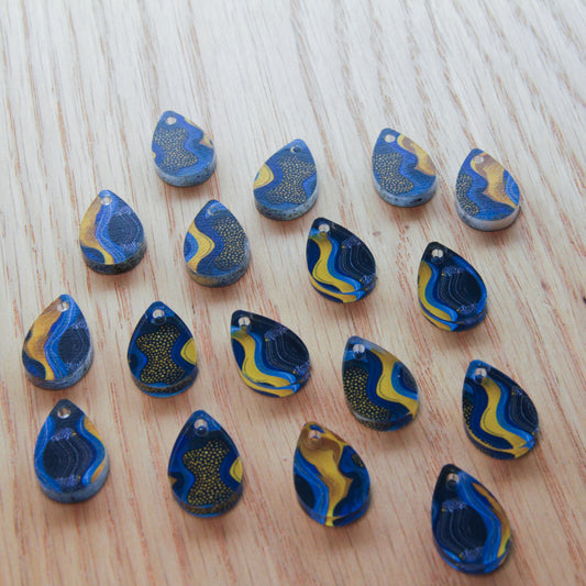 Clear Acrylic - 2cm Teardrop 2 - 1 Hole - Australiana - 149