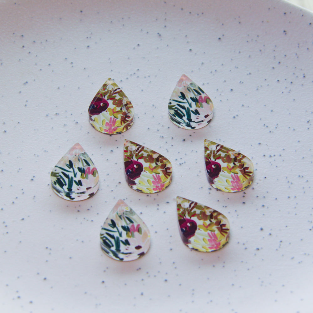 Clear Acrylic - 2cm Teardrop - 1 Hole - Floral Garden - 56