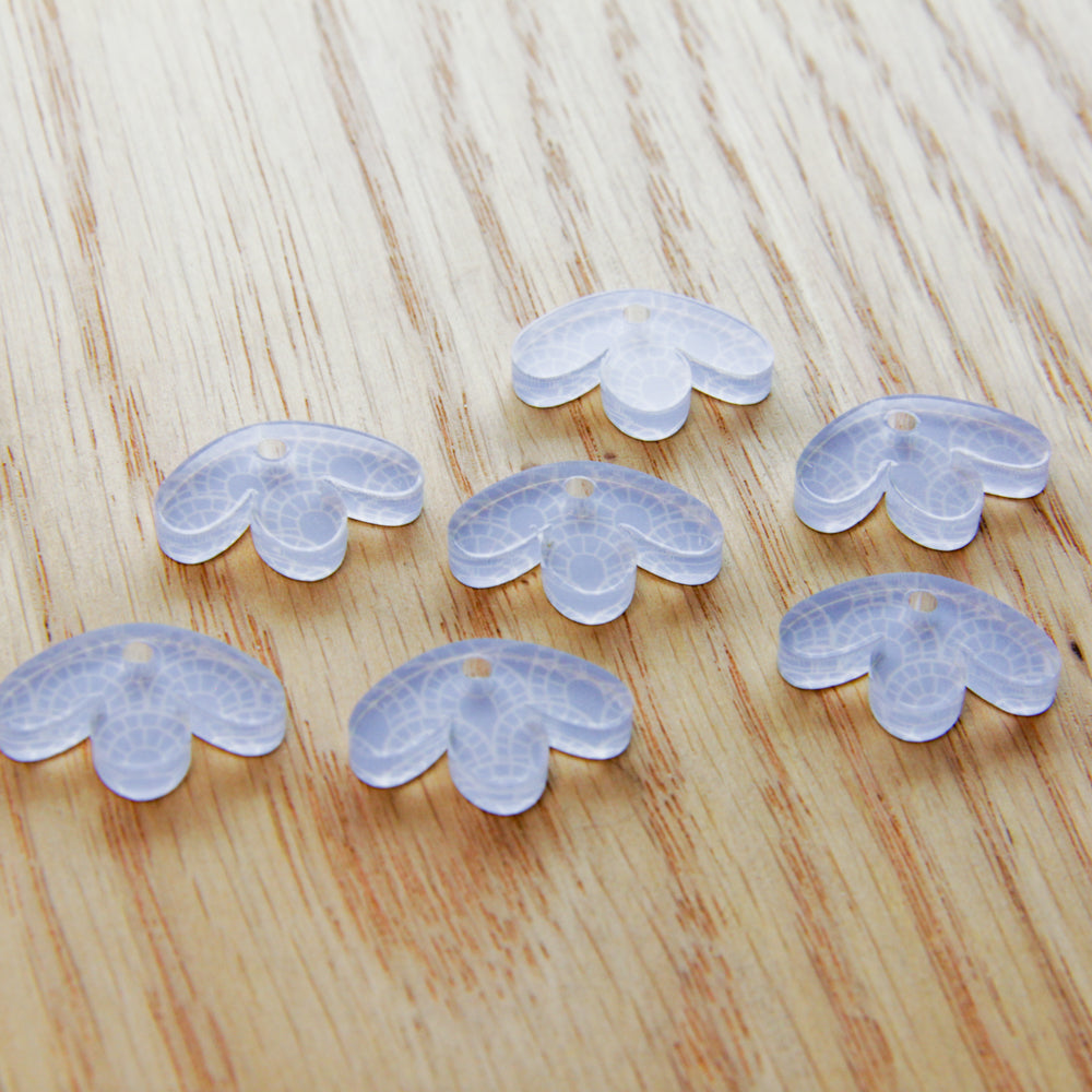 Clear Acrylic - 2cm Half Flower - 1 Hole - Winter Picnic - 04