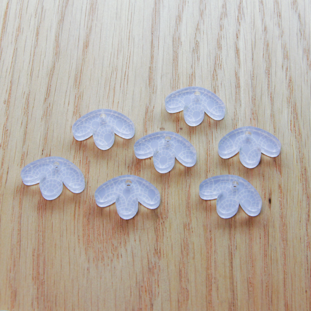 Clear Acrylic - 2cm Half Flower - 1 Hole - Winter Picnic - 04