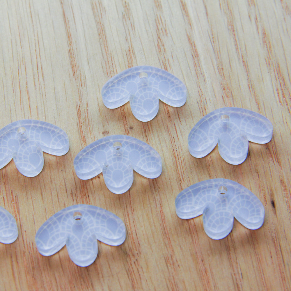 Clear Acrylic - 2cm Half Flower - 1 Hole - Winter Picnic - 04
