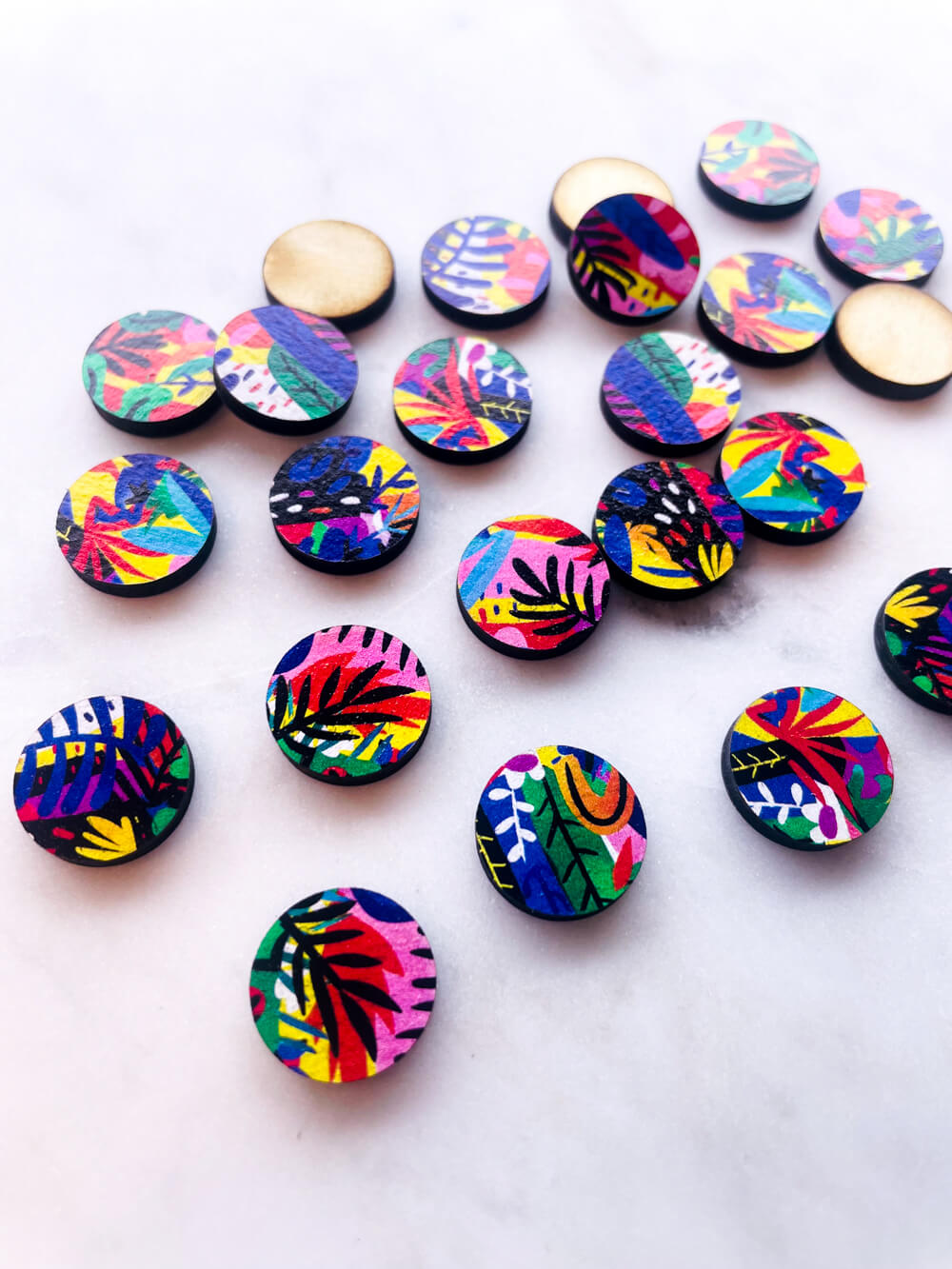 Wood - 15mm Circle- Studs - Bold Floral - 28