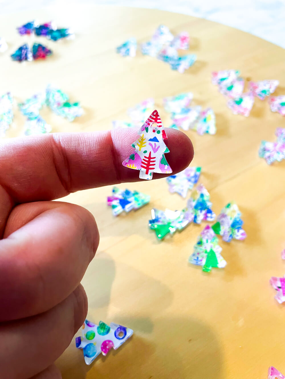 Clear Acrylic - 2cm Christmas Tree - 1 Hole - Christmas - 03