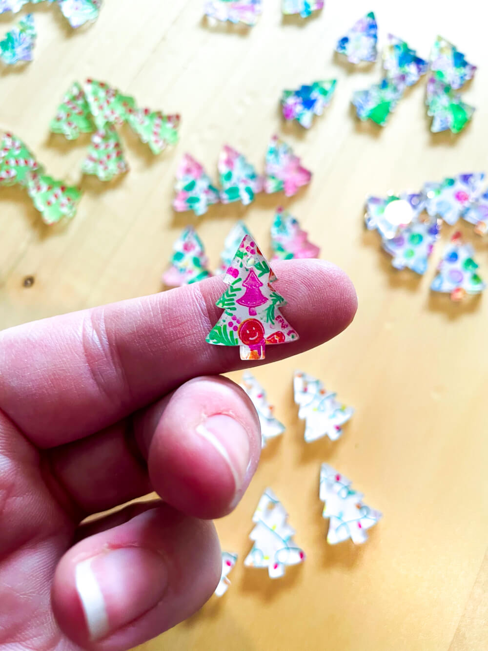 Clear Acrylic - 2cm Christmas Tree - 1 Hole - Christmas - 154