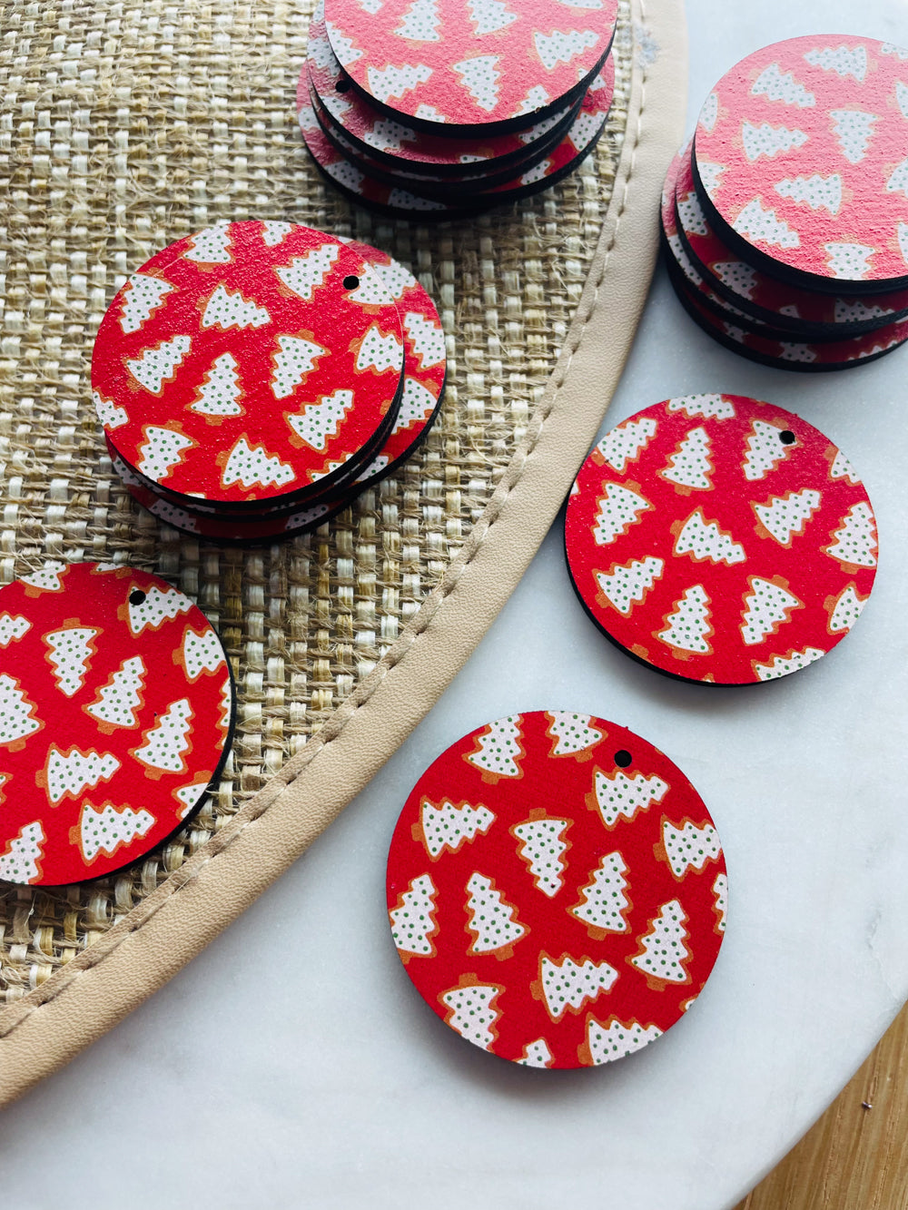 Wood - 4cm - Circle - 1 Hole - Christmas - 320