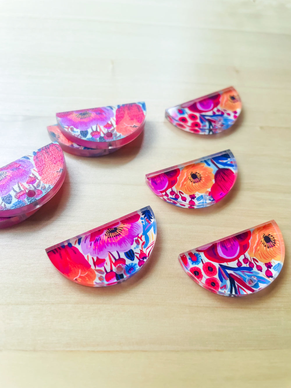 3x1.5cm - Semi Circle -  Clear Acrylic - 1 Hole at Top - Bold Floral - 64