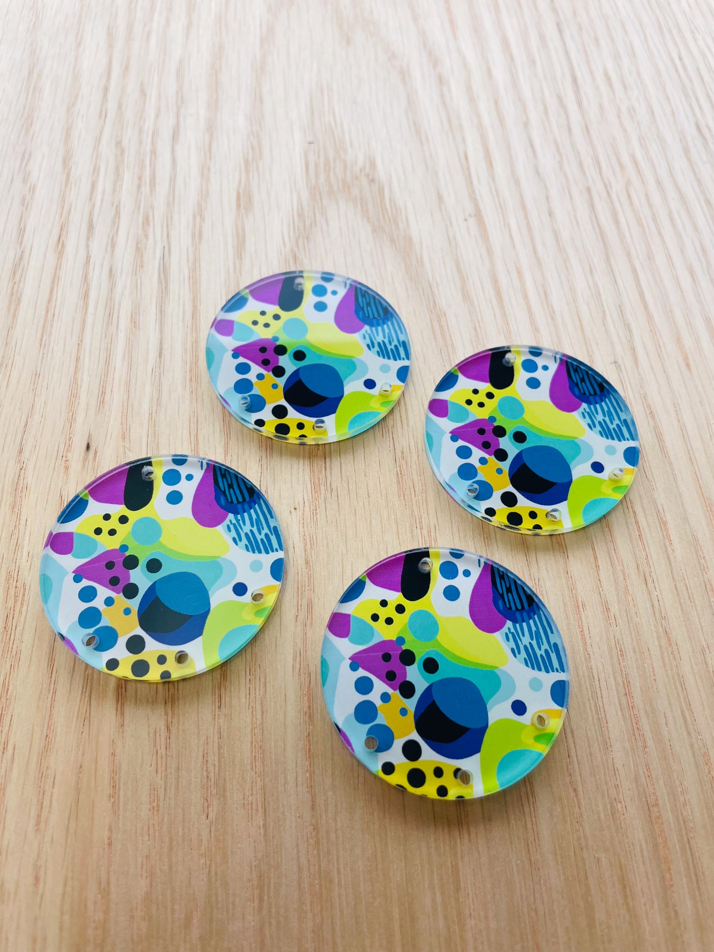 Clear Acrylic  - 3cm Circle - Summer Nights - 21