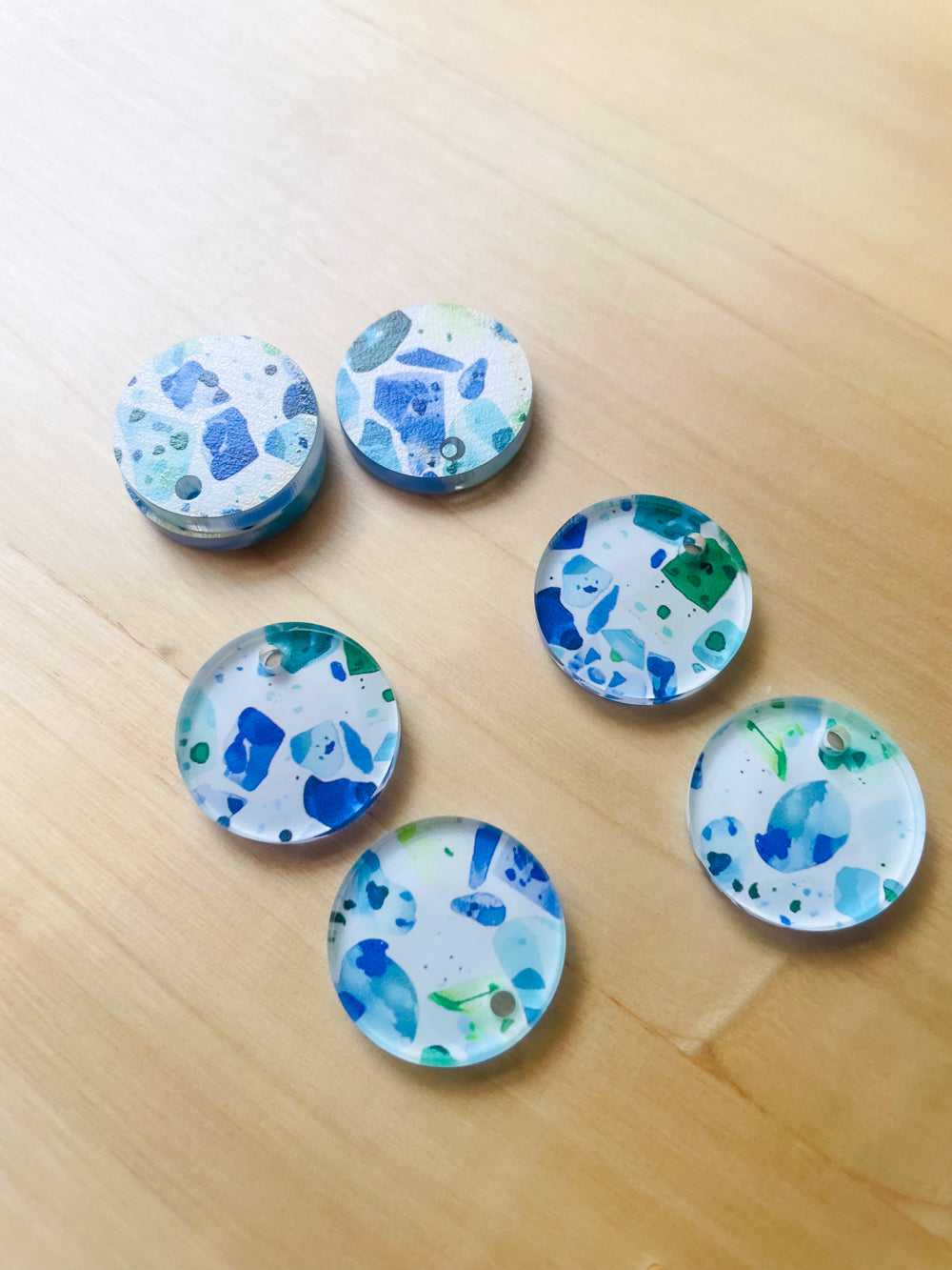 Clear Acrylic - 2cm Circle -  1 Hole - Terrazzo - 49