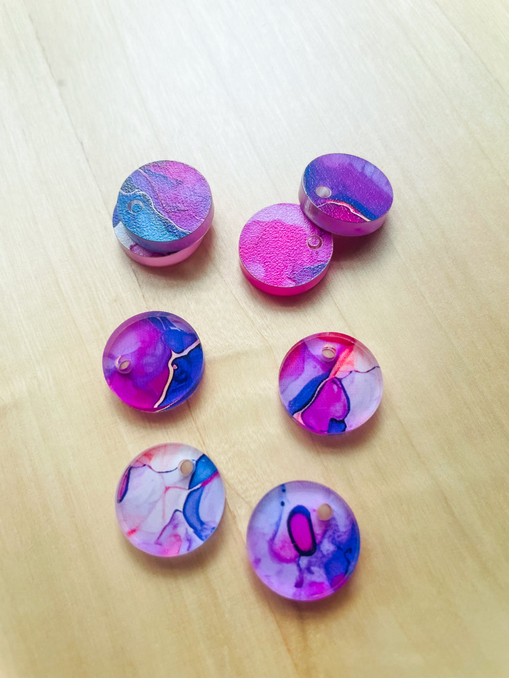 Clear Acrylic - 1.5cm Circle - 1 Hole -  Alcohol Ink - 12