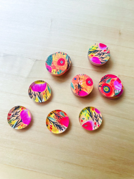 1.5cm Circle - Studs- Clear Acrylic - Bold Floral - 74