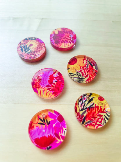 2cm Circle - Clear Acrylic - 1 Hole - Bold Floral - 70